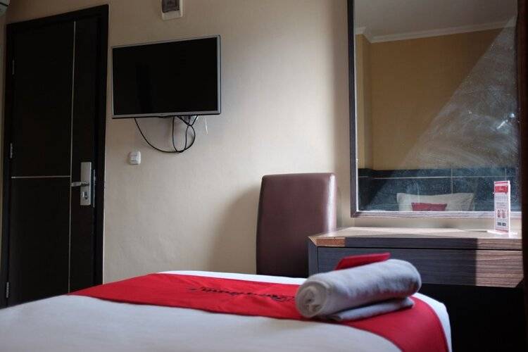 Reddoorz Plus @ Thamrin