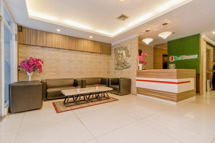 Reddoorz Plus @ Thamrin
