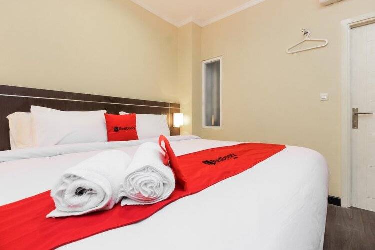 Reddoorz Plus @ Thamrin