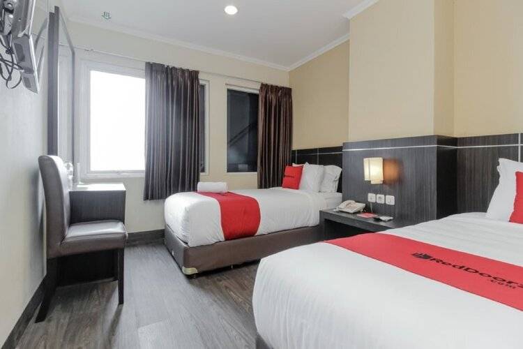Reddoorz Plus @ Thamrin