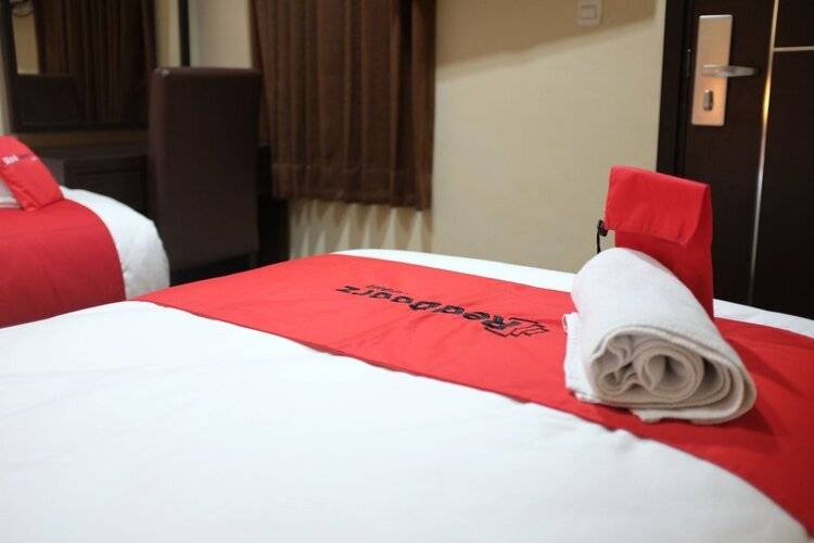 Reddoorz Plus @ Thamrin