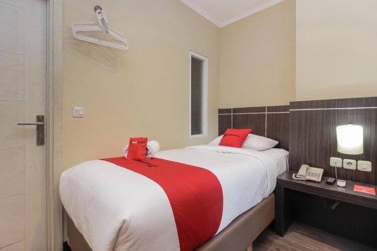 Reddoorz Plus @ Thamrin