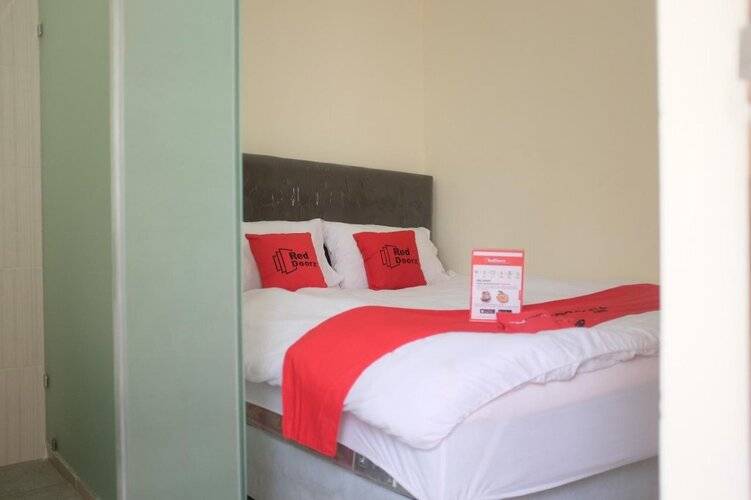 Reddoorz Plus Near Mall Ciputra Jakarta