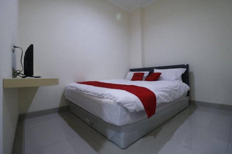 Reddoorz Plus Near Mall Ciputra Jakarta
