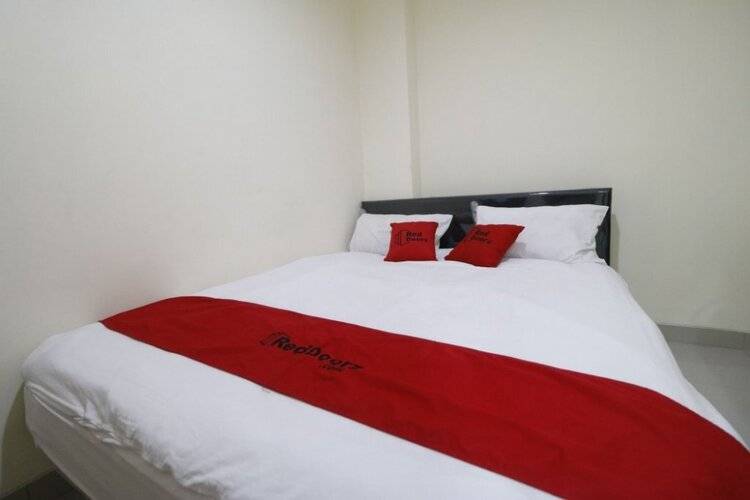 Reddoorz Plus Near Mall Ciputra Jakarta