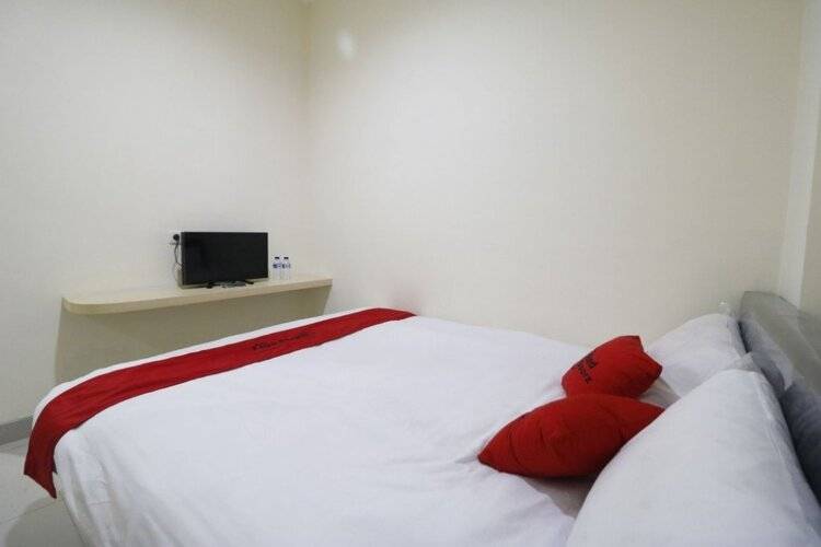 Reddoorz Plus Near Mall Ciputra Jakarta