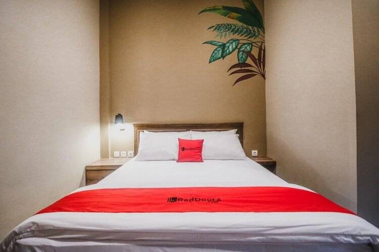 Reddoorz Plus Near Mall Slipi Jaya