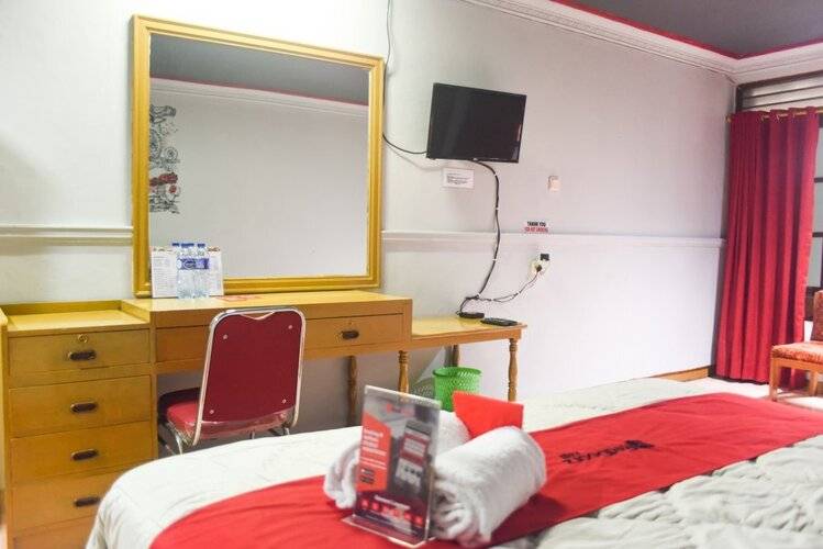 Reddoorz Plus Near Senen 2