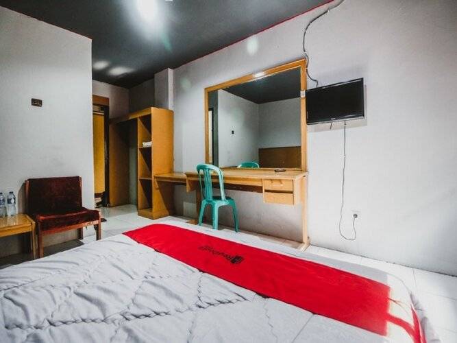 Reddoorz Plus Near Senen 2