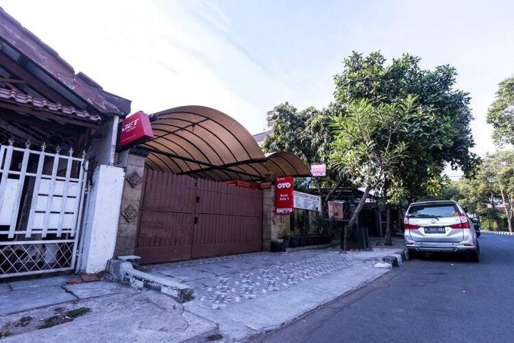 Oyo 1082 Kost Arie 1