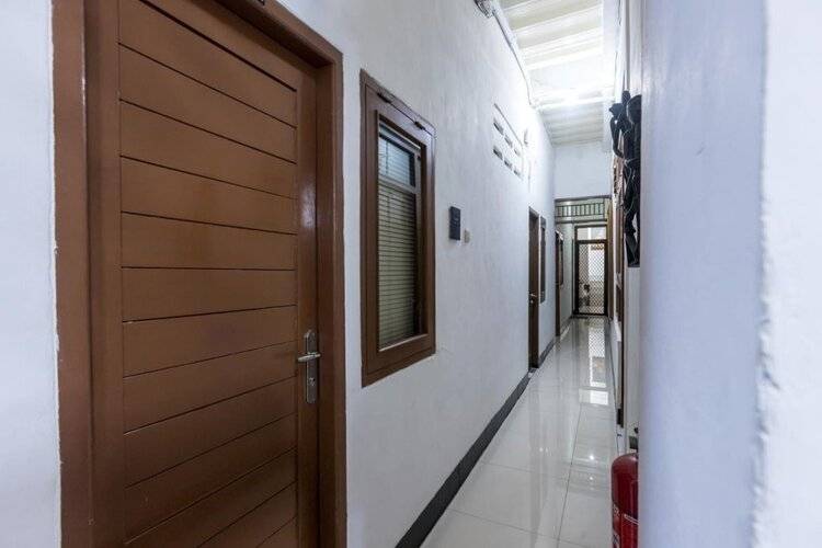 Oyo 1082 Kost Arie 1