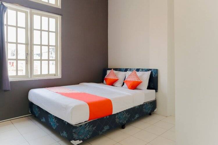 Oyo 1111 Pasar Baru Inn