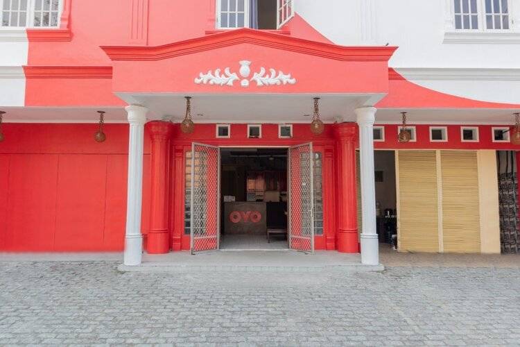 Oyo 1111 Pasar Baru Inn