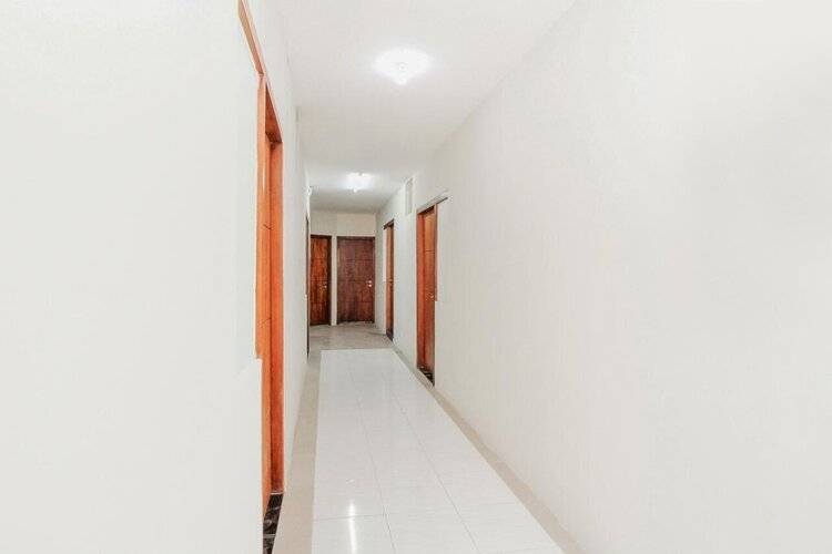 Oyo 1111 Pasar Baru Inn