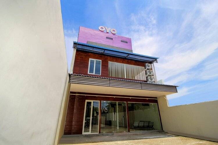 Oyo 1111 Pasar Baru Inn