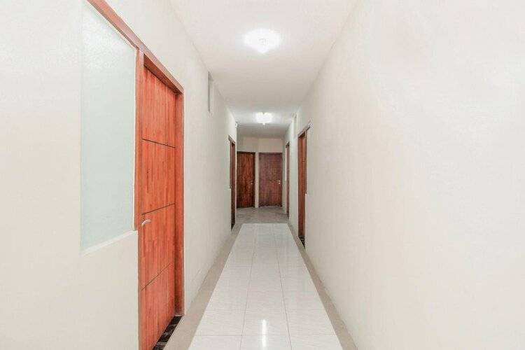 Oyo 1111 Pasar Baru Inn