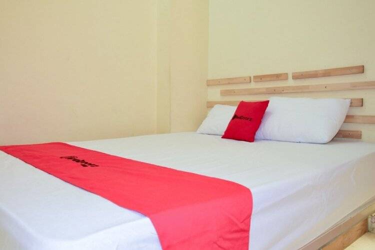 Reddoorz Near Mangga Dua Square