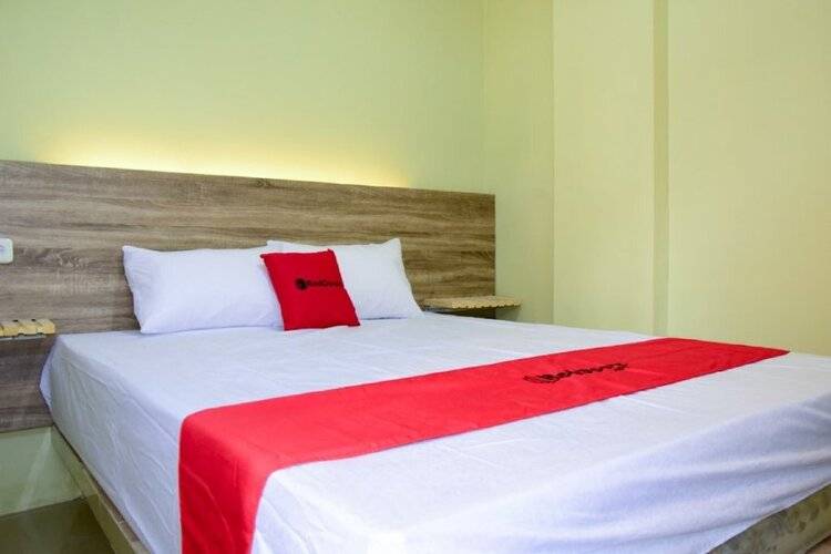 Reddoorz Near Mangga Dua Square