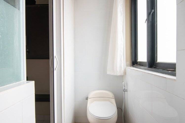Reddoorz Plus Near Hayam Wuruk 2