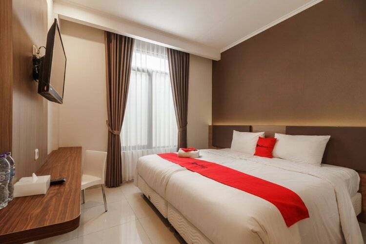 Reddoorz Plus Near Lippo Mall Kemang 2