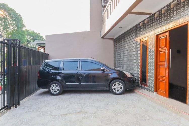 Super Oyo 1519 Axl Residence
