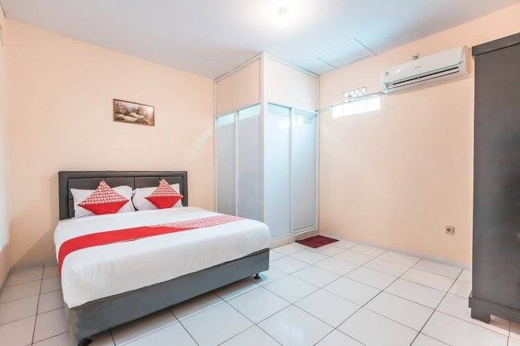 Super Oyo 1868 J&B Room Pramuka