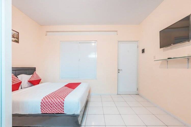 Super Oyo 1868 J&B Room Pramuka