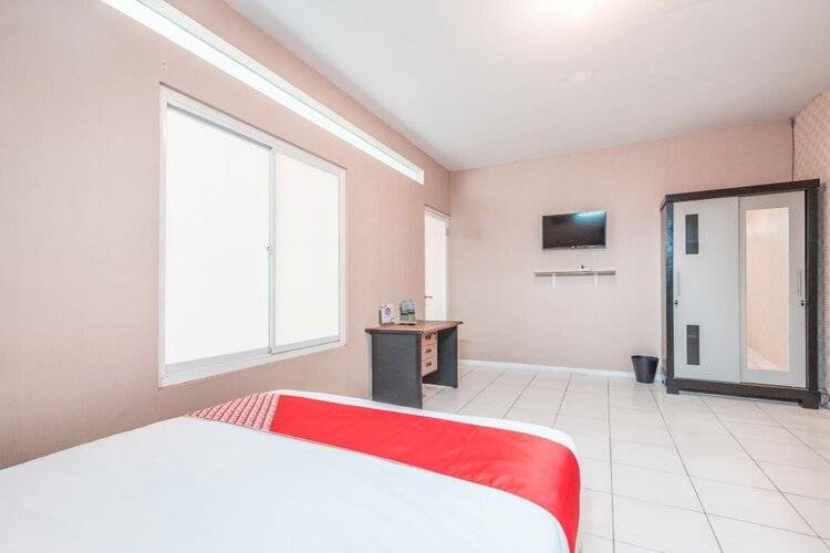 Super Oyo 1868 J&B Room Pramuka