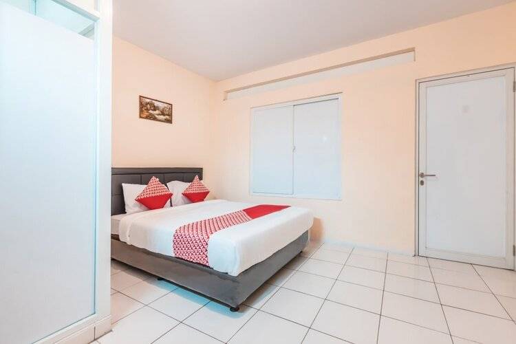 Super Oyo 1868 J&B Room Pramuka