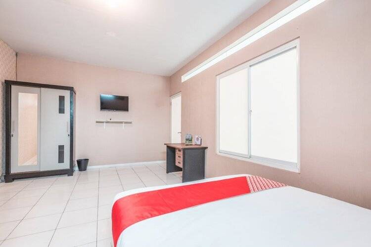 Super Oyo 1868 J&B Room Pramuka