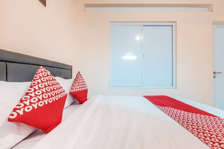 Super Oyo 1868 J&B Room Pramuka