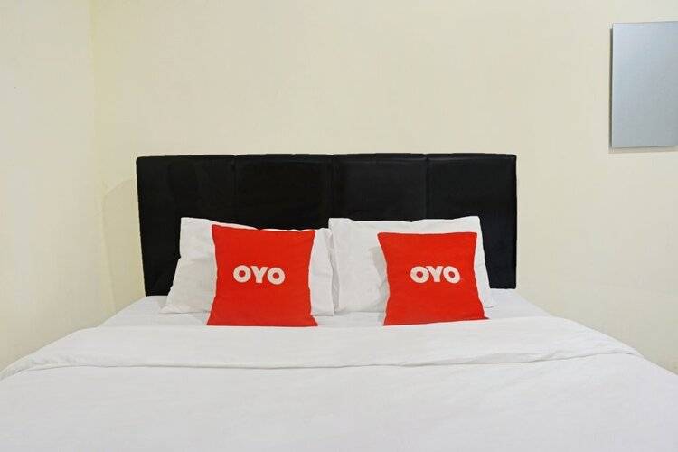 Super Oyo 1868 J&B Room Pramuka