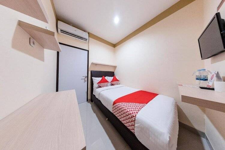 Super Oyo 478 Balcon Biru