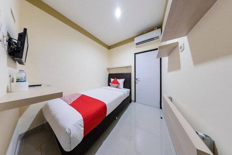 Super Oyo 478 Balcon Biru