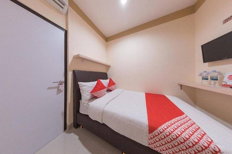Super Oyo 478 Balcon Biru