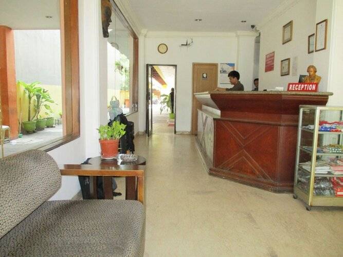 Maxim Hotel