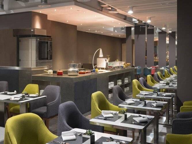 Aloft Jakarta Wahid Hasyim
