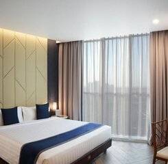 $item['hotel']['name']