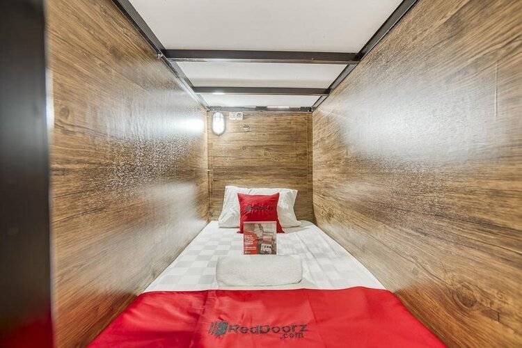 Reddoorz Hostel @ Feliz Noche Cengkareng