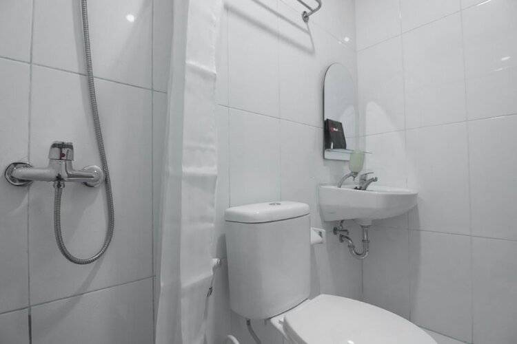Reddoorz Near Itc Mangga Dua