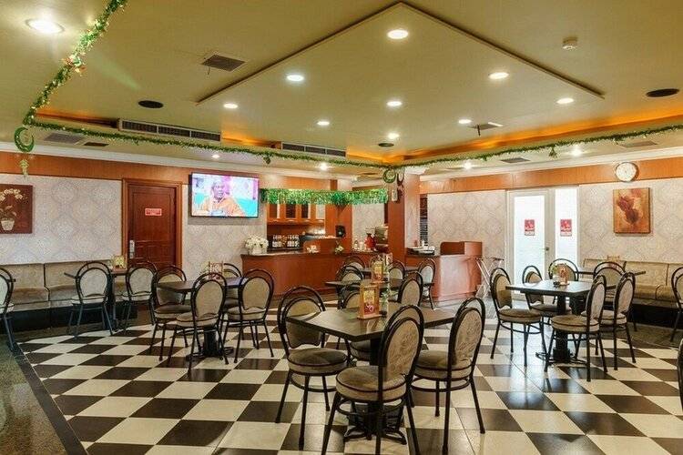 Reddoorz Plus Near Dunia Fantasi Ancol