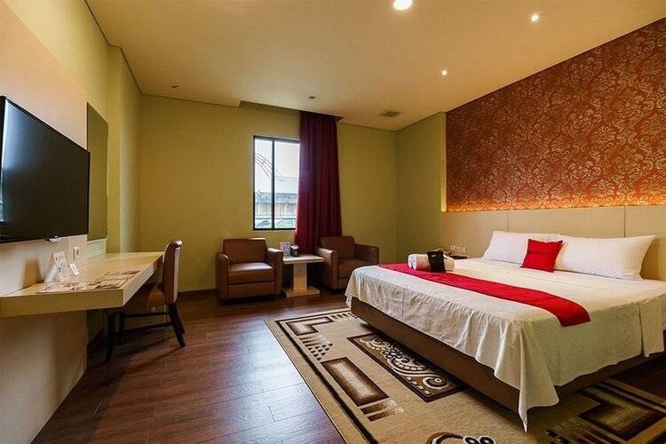 Reddoorz Plus Near Dunia Fantasi Ancol