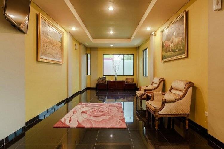 Reddoorz Plus Near Dunia Fantasi Ancol