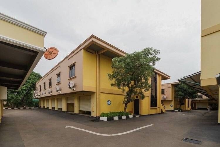 Reddoorz Plus Near Dunia Fantasi Ancol