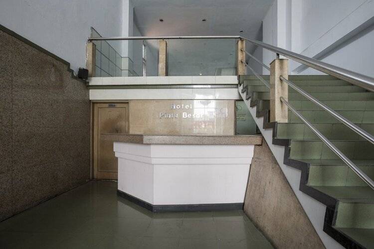Reddoorz Plus Near Jakarta Kota Station