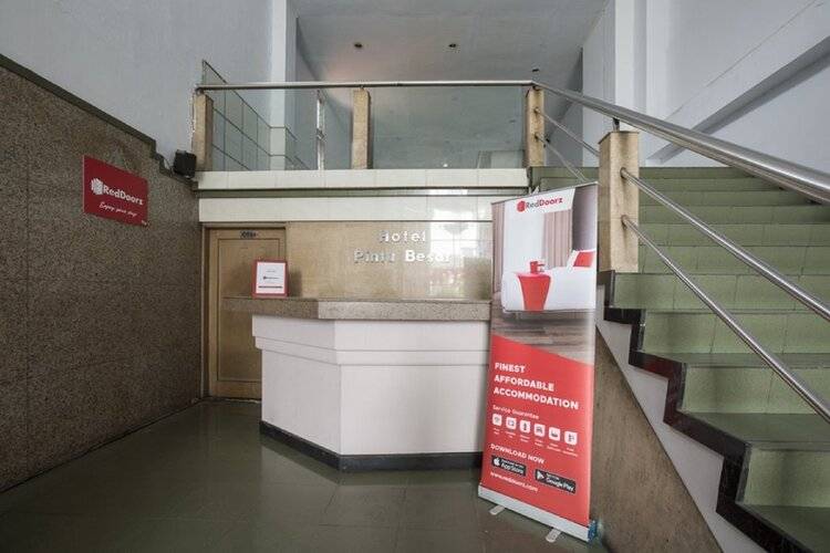 Reddoorz Plus Near Jakarta Kota Station