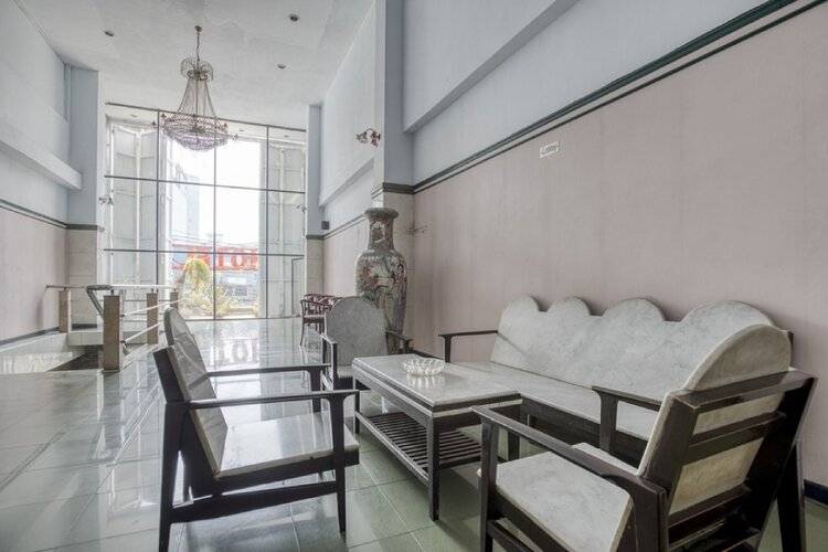 Reddoorz Plus Near Jakarta Kota Station