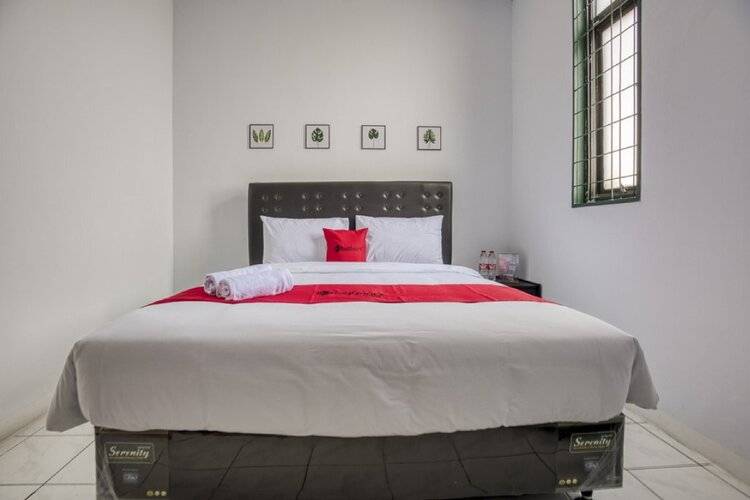 Reddoorz Plus Near Jakarta Kota Station
