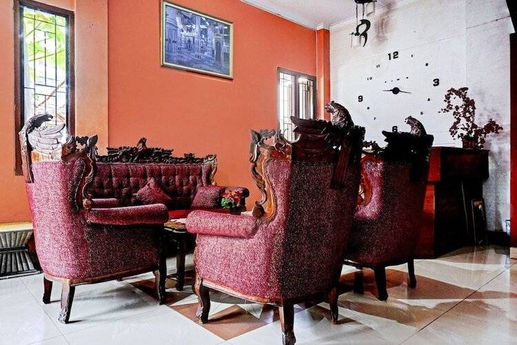 Oyo 90268 Aliyah Syariah