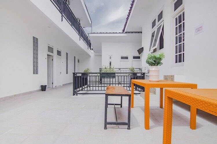 Capital O 90342 Kemang Garden
